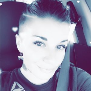 Meet your Posher, Candace